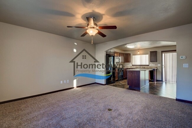Building Photo - Spacious 4 bed 2.5 bath Home in Post Falls!