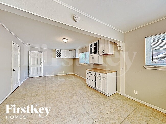 Building Photo - 4009 Shawnee Trail