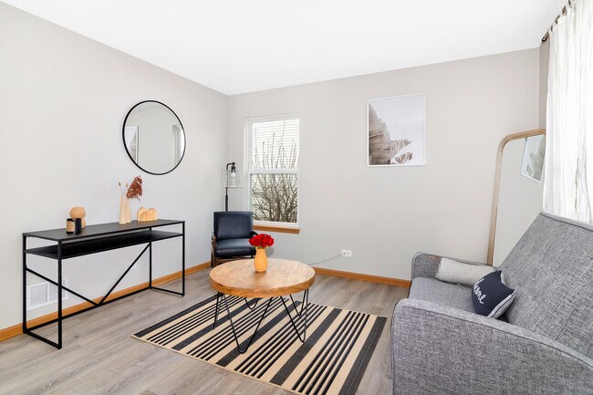 Foto del edificio - 1012 Neuhaven Dr