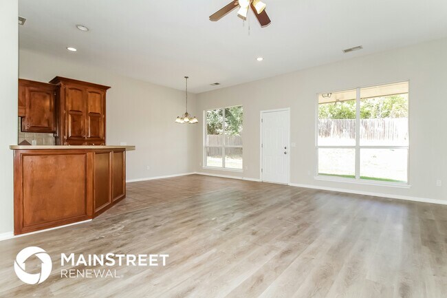 Foto del edificio - 11213 Larkin Ln