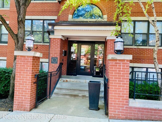 Building Photo - 925 Washington St