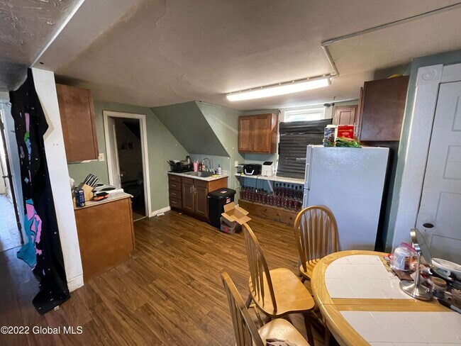 Building Photo - 441 Hudson Ave