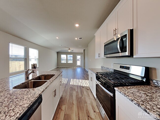 Building Photo - 5132 Saddle Clb Dr