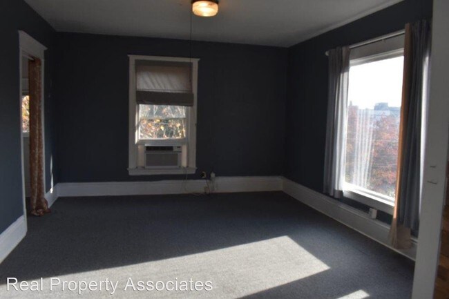 Building Photo - 7509 Sunnyside Ave N