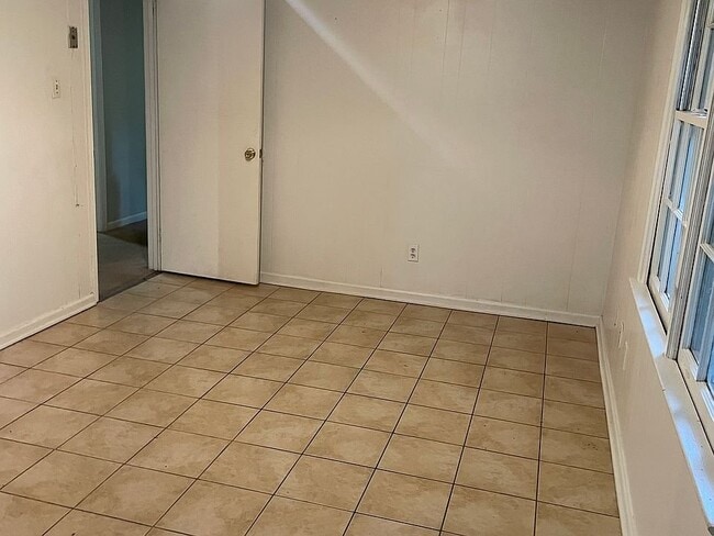 Building Photo - 3120 Durham Dr