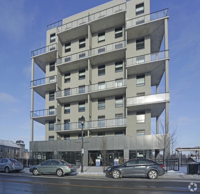 Building Photo - Riverview