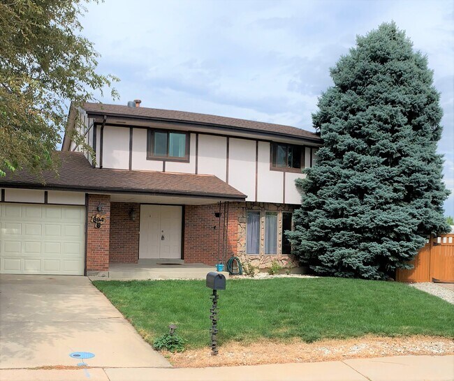 Foto del edificio - 894 Braun Ct
