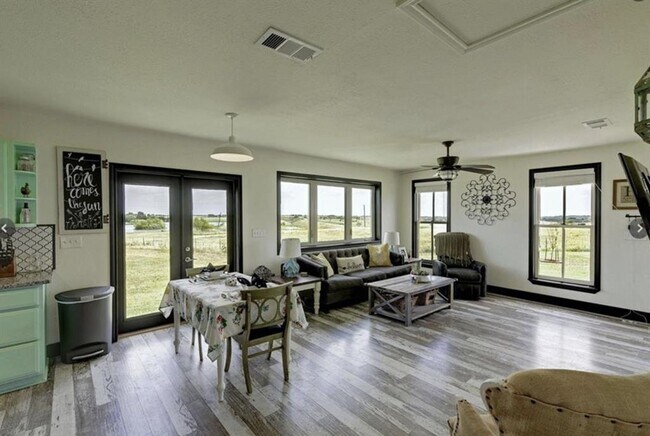 Foto del edificio - 1150 CR 405