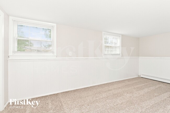 Building Photo - 401 Longview Dr