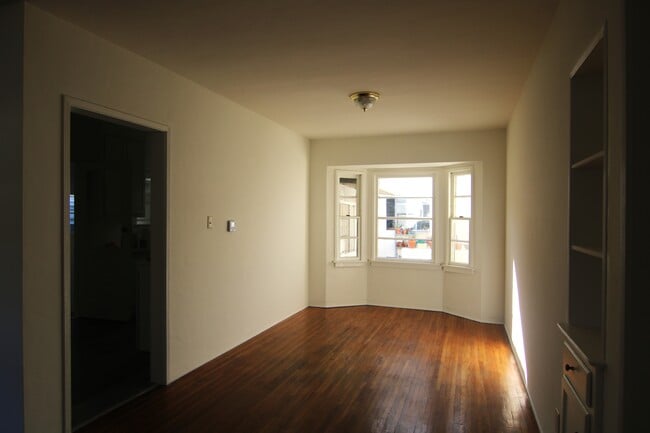 Foto del edificio - 507 S Verdugo Rd