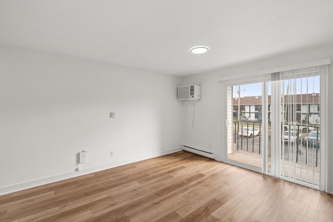 Building Photo - Crossroad Apartments