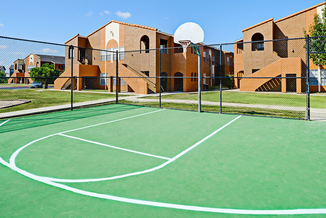 Cancha de baloncesto - Monticello Manor Apartment Homes