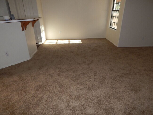 Building Photo - 63 E Horizon Cir