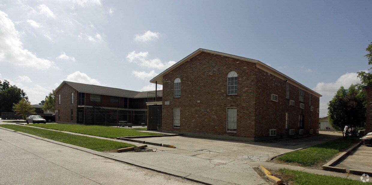 Primary Photo - 6676 Titian Ave