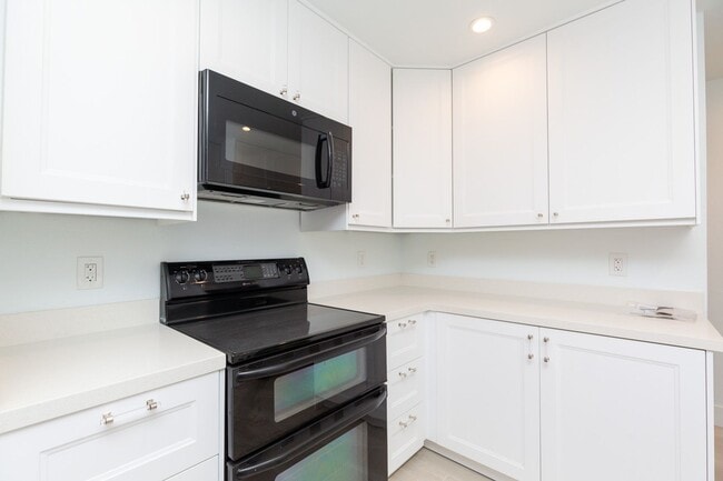 Foto del edificio - 2 bed, 2 bath Townhome – LA JOLLA/UTC