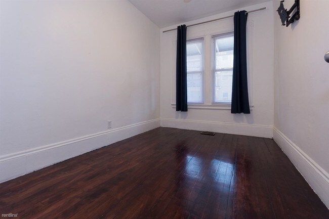 Building Photo - 14 Montfern Ave