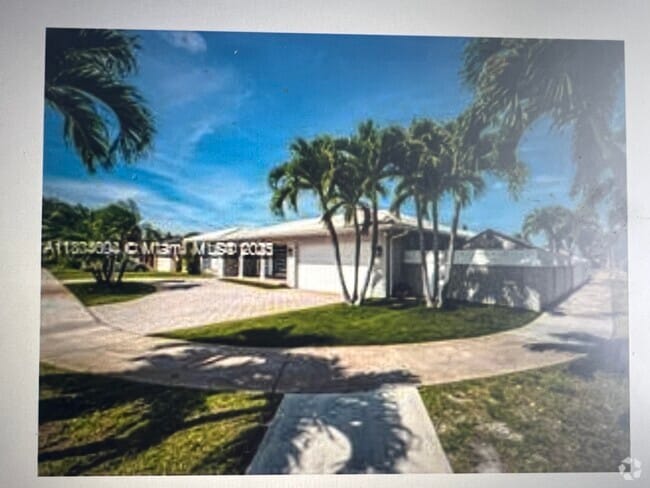 Building Photo - 3740 N 53rd Ave