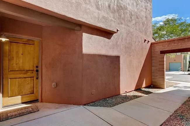 Foto del edificio - 3139 N Olsen Ave