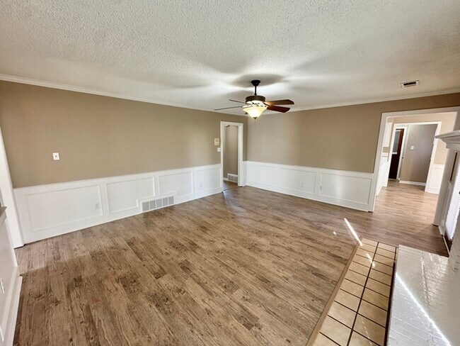 Foto del edificio - 743 Concordia Dr