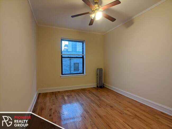 Foto del edificio - 4853 N Damen Ave