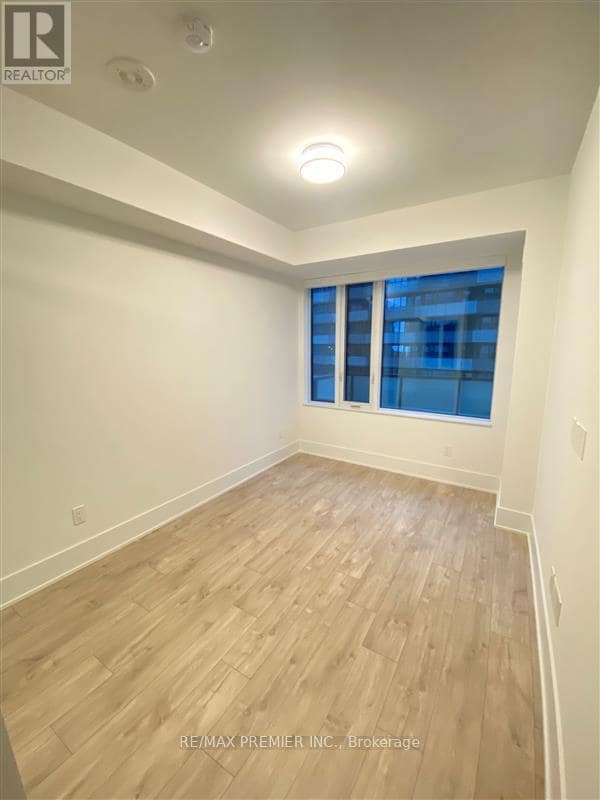 Building Photo - 470 Front St W