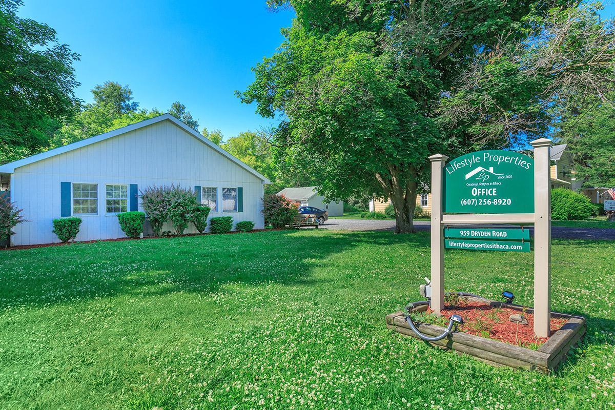Foto principal - 957 Dryden Rd