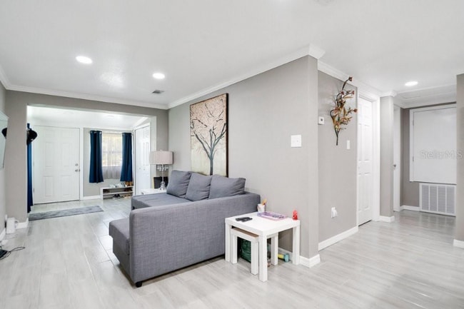 Photo - 2907 E Washington St House