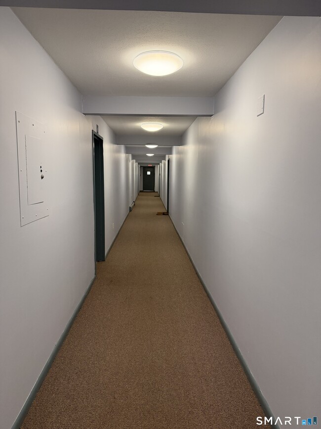 Building Photo - 70 Farmington Ave