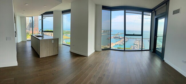 Foto del edificio - 211 N Harbor Dr