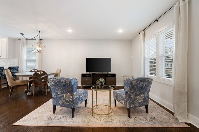 Foto del edificio - Cute 3BR Cottage in East Durham!  Available Now!