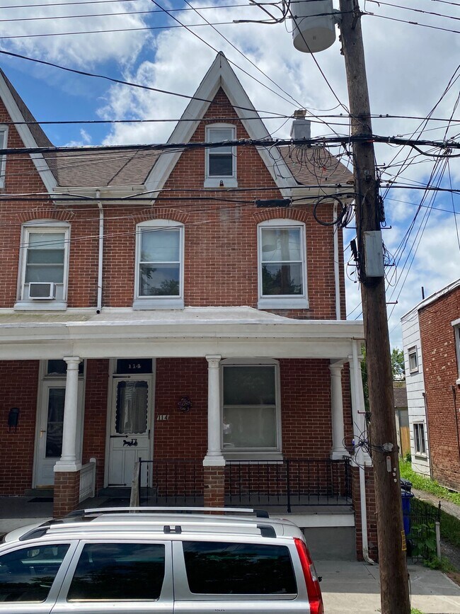 Building Photo - 114 Chestnut St