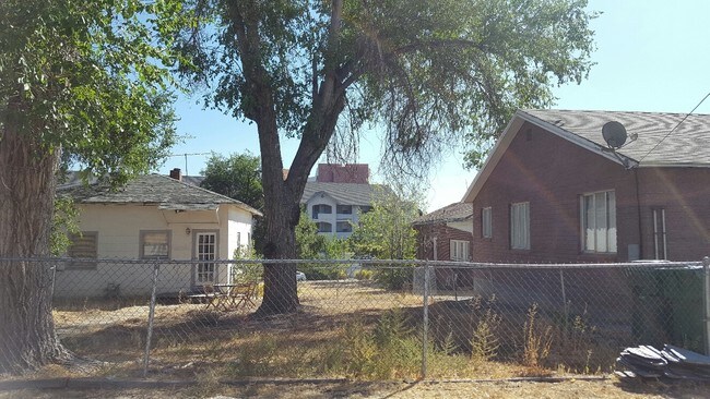 Building Photo - 1120-1122 Buena Vista Ave