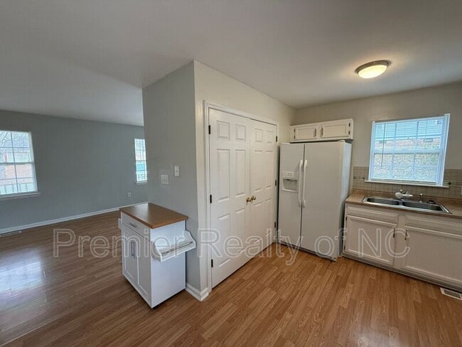 Foto del edificio - 195 Windsong Rd