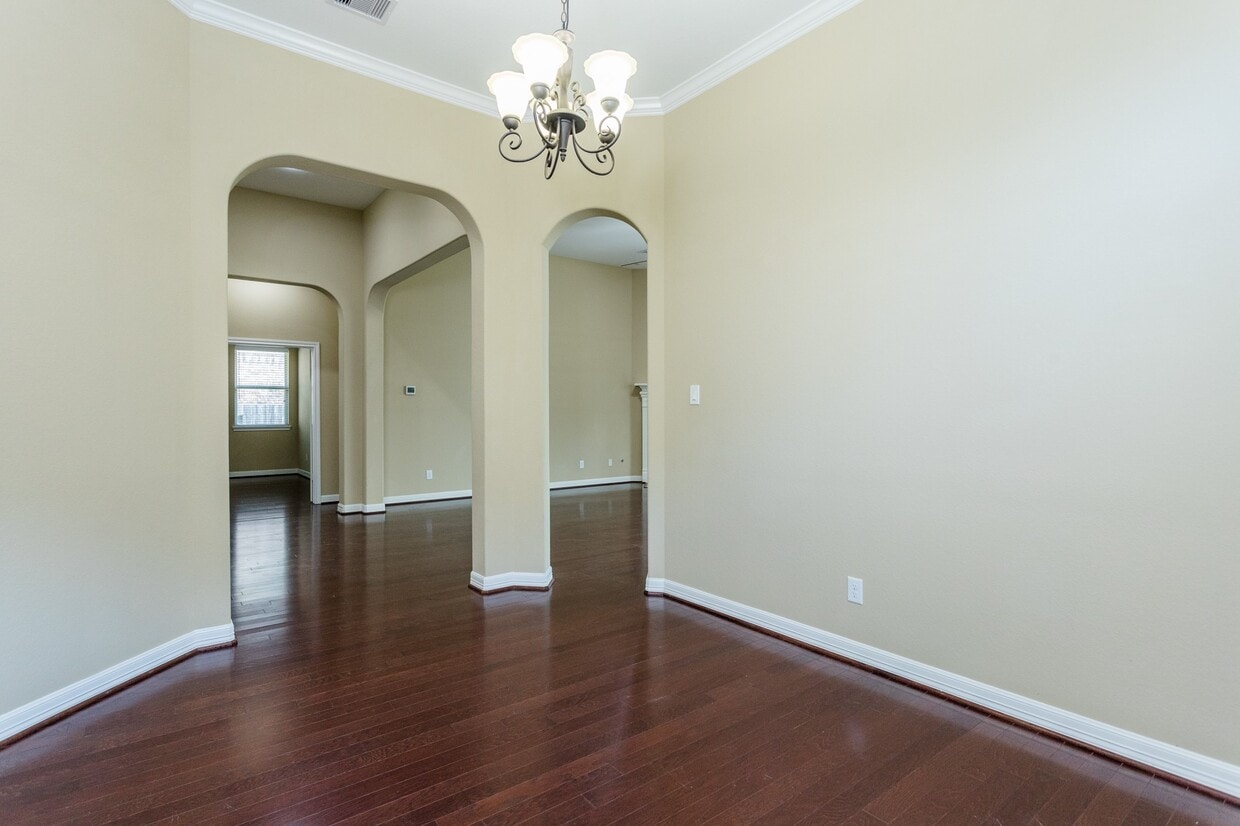 Building Photo - 7810 Deep Green Dr