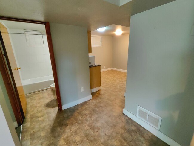 Building Photo - 213 E Coatsville Ave