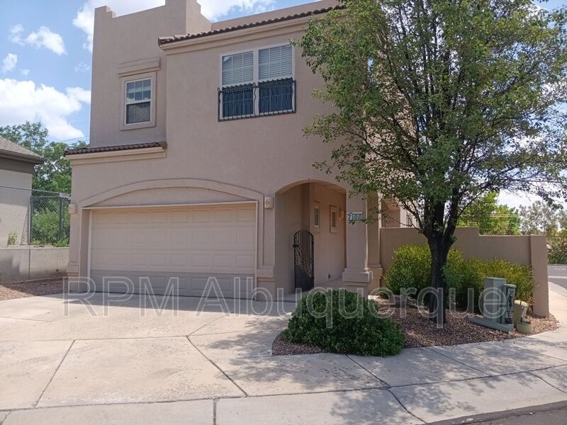 Foto principal - 7100 Alexandria Dr NE