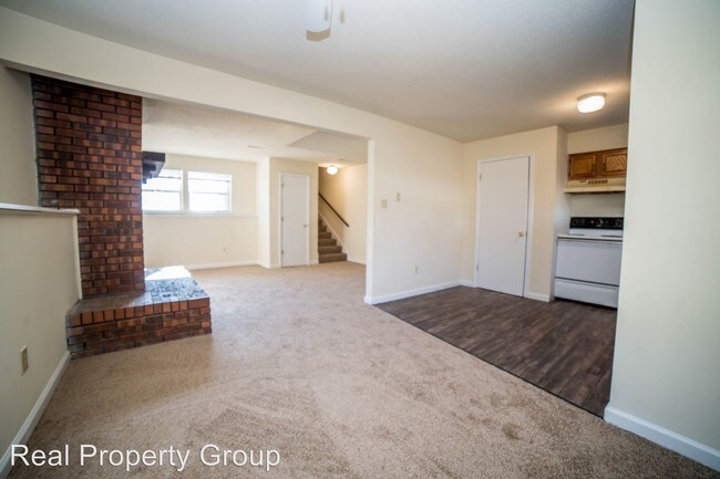 Building Photo - 3201 Elm Grove Dr