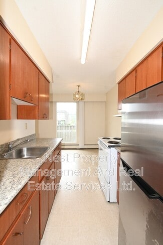 Building Photo - 879 Johnson St