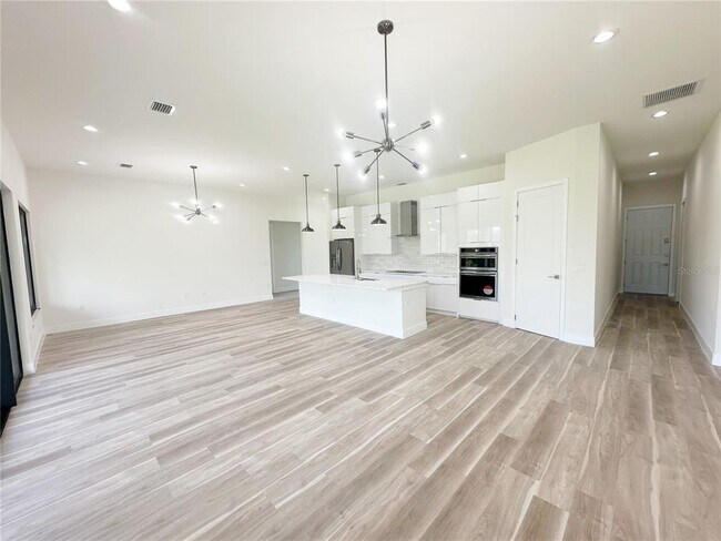 Foto del edificio - 15561 Aldama Cir