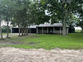 Building Photo - 499 Airport Rd