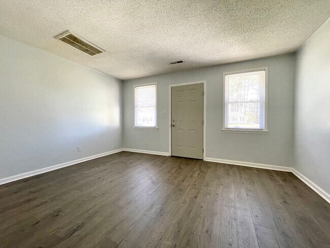 Foto del edificio - Welcome to Elm Street!