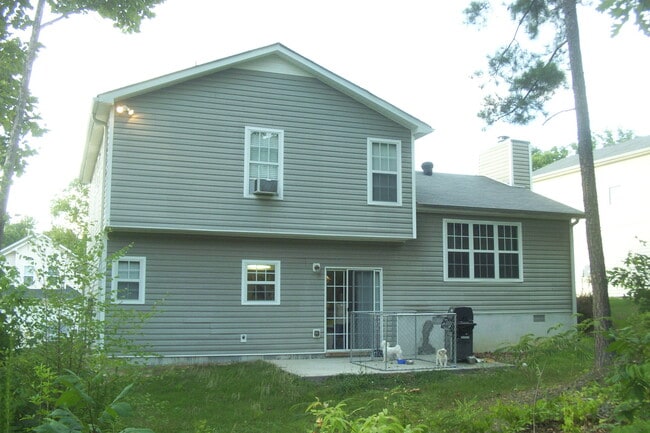 Rear view - 1716 Graywood Dr SE