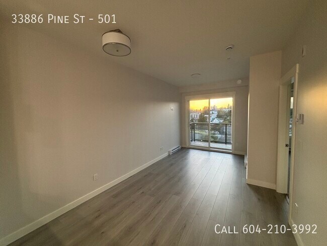 Photo du bâtiment - Brand New Condo at Jacob