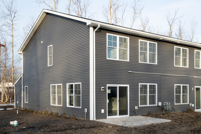 Building Photo - Roger Chaffee Apartments