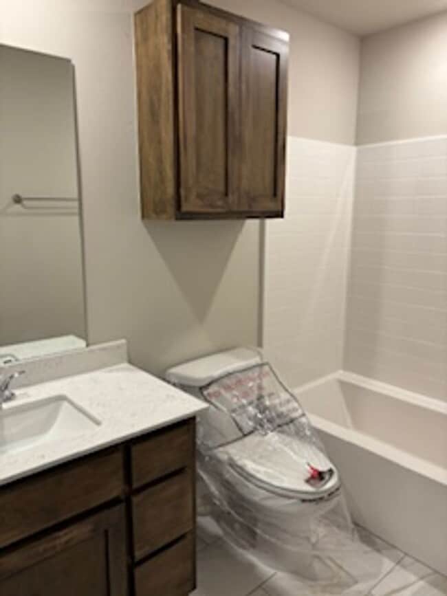 Building Photo - Must See!! First Month Free!