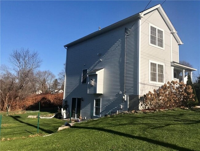 Foto del edificio - 9 Marshall Ln