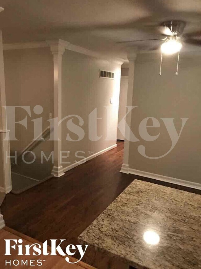 Foto del edificio - 4800 N Wallace Dr