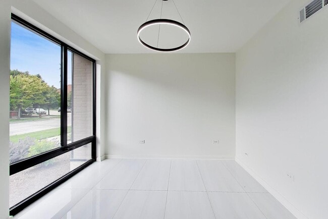 Building Photo - 6344 Hennings Ct