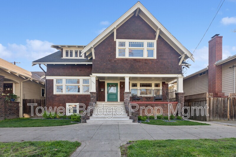 Primary Photo - 823 28th St