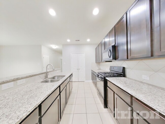 Foto del edificio - 210 Pequin Rd